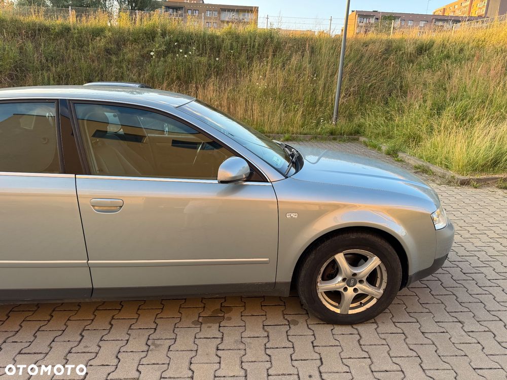 Audi A4 Limousine - 9