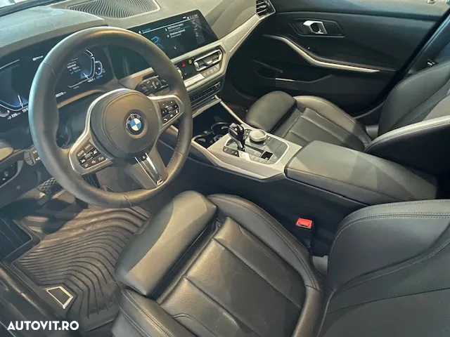 BMW Seria 3 330e Touring Aut. M Sport - 13