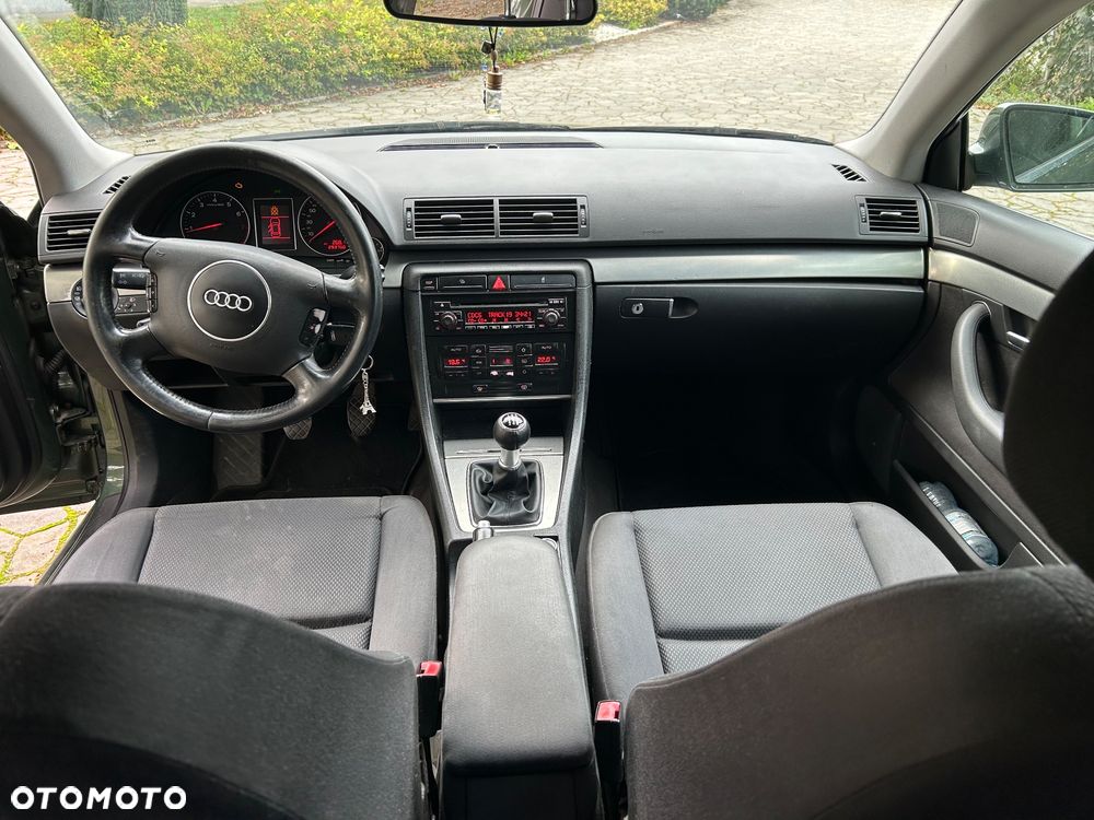 Audi A4 Limousine 2 - 6