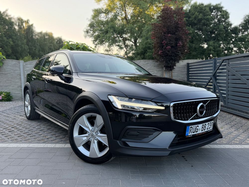 Volvo V60 Cross Country D3 Geartronic Momentum - 1