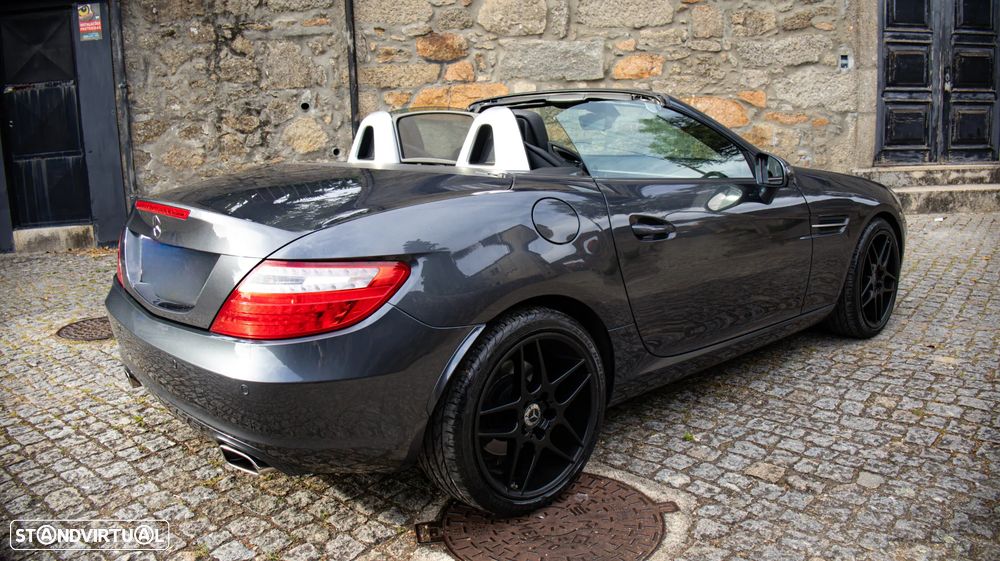 Mercedes-Benz SLK 200 (BlueEFFICIENCY) CarbonLOOK Edition - 29
