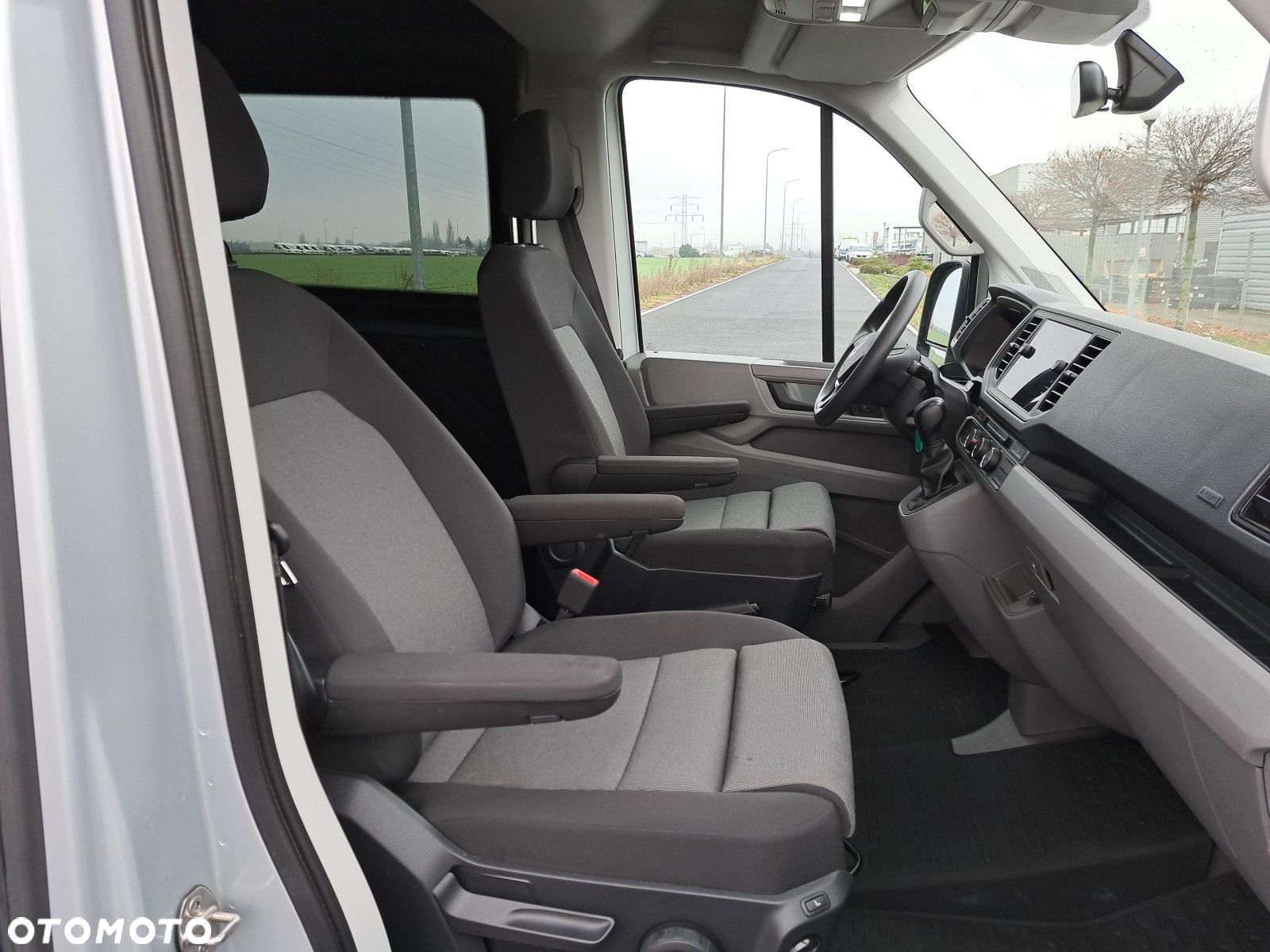 Volkswagen Crafter 35 furgon 177km Automat 3640 - 17
