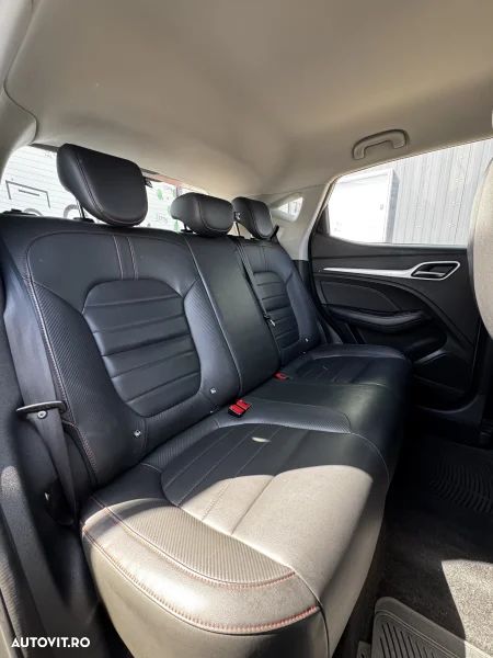 MG ZS 1.5 GSL 5MT Exclusive - 10