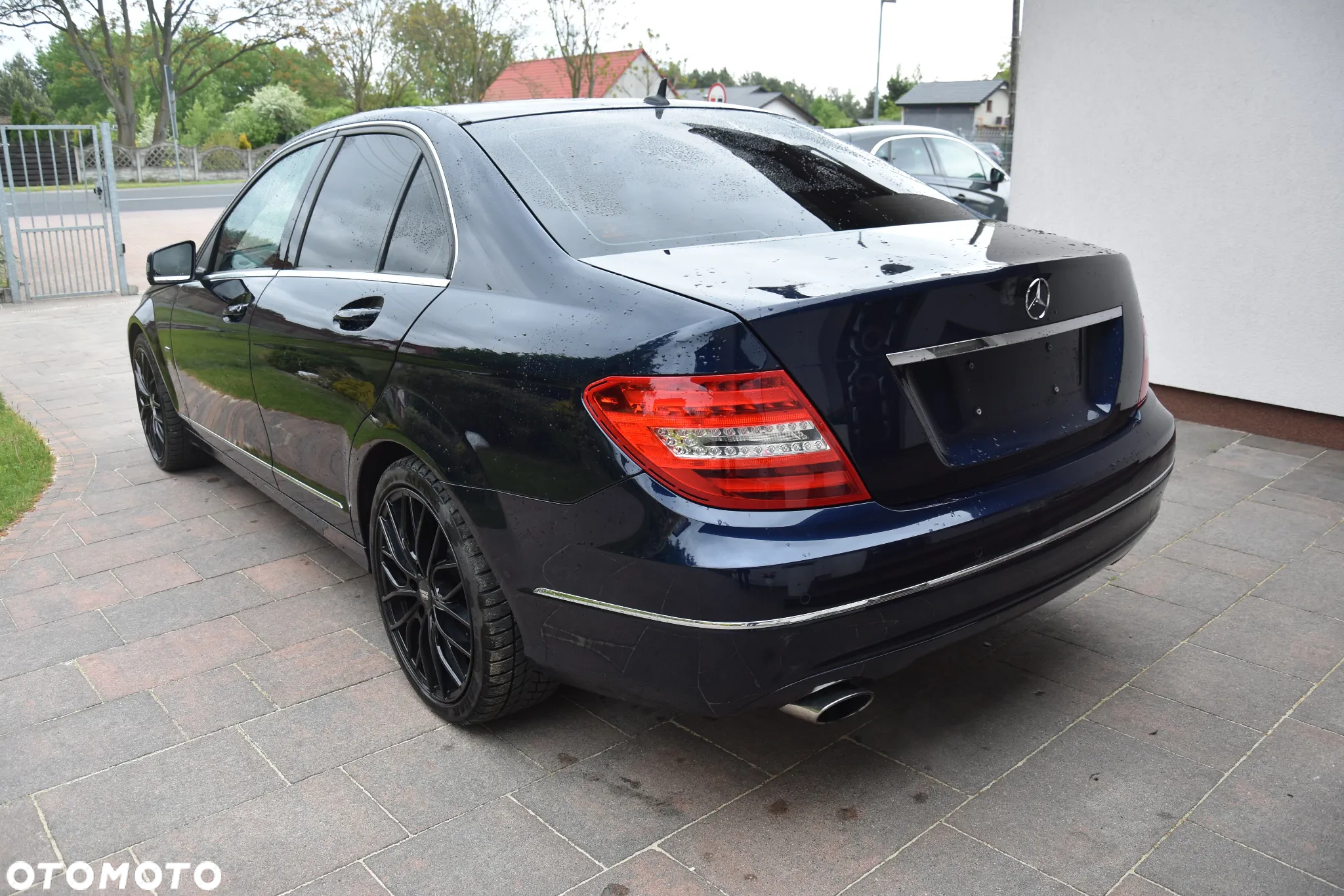 Mercedes-Benz Klasa C 200 CGI BlueEff Avantgarde - 13