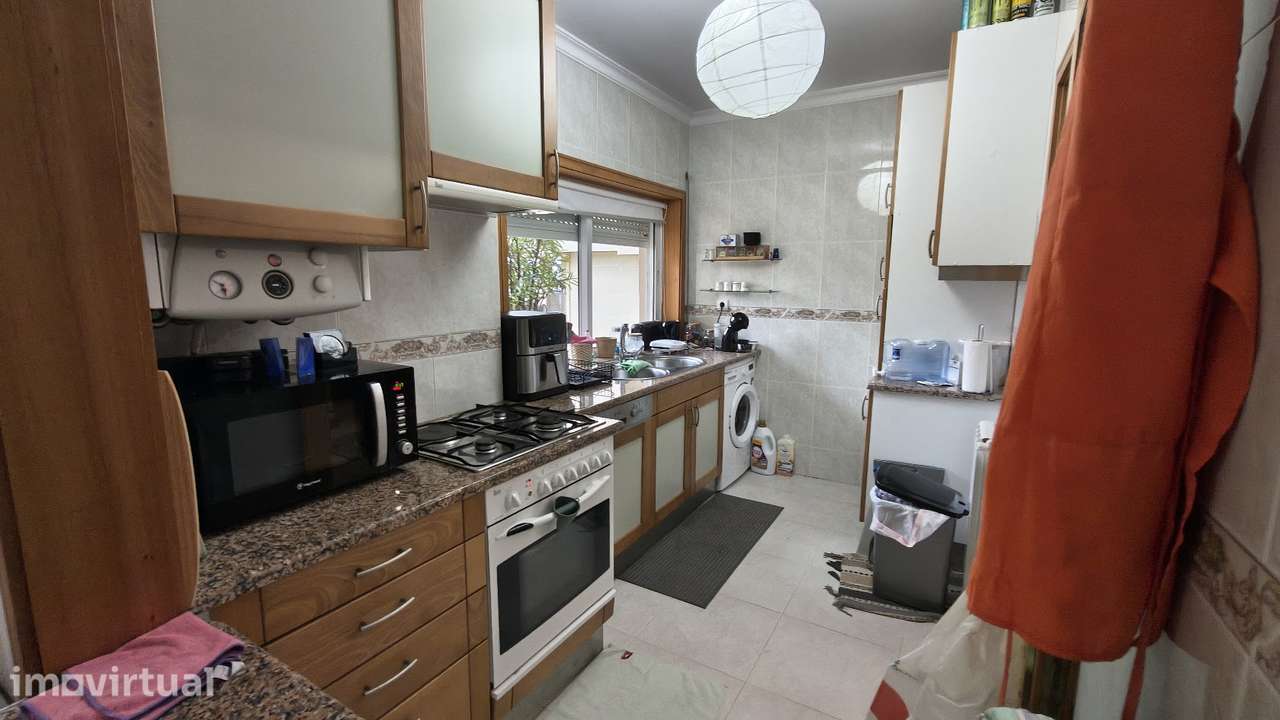 Apartamento - T2 com Garagem e arrumos - Grande imagem: 3/8