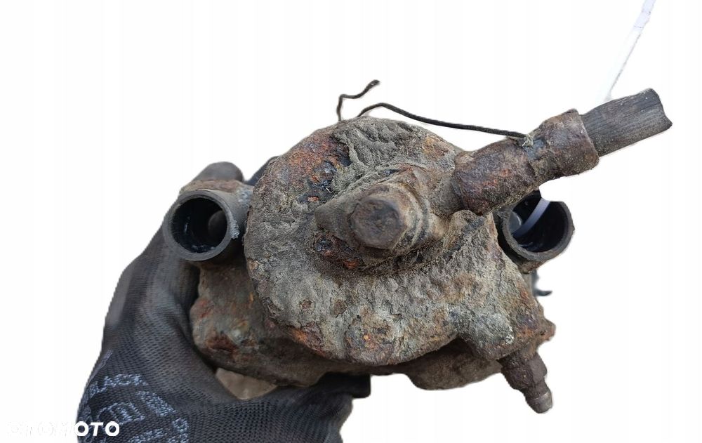 SKODA OCTAVIA II 04-13 r. 1,6 B ZACISK HAMULCOWY LEWY PRZÓD + - 2