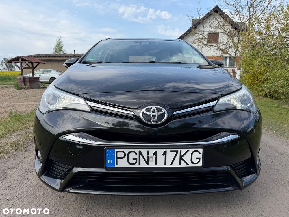 Toyota Avensis 1.8 Premium EU5 - 5