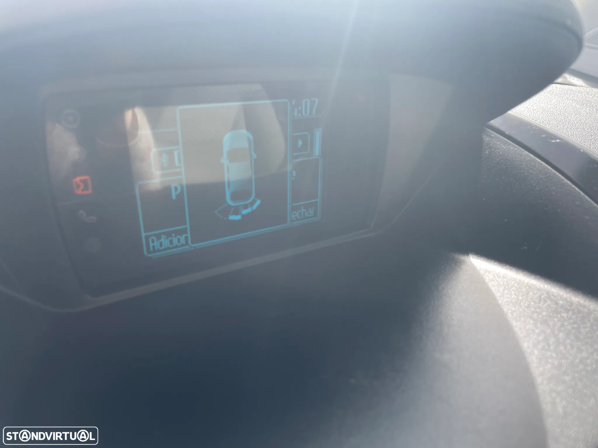 Ford Tourneo Courier 1.0 EcoBoost Ambiente - 14