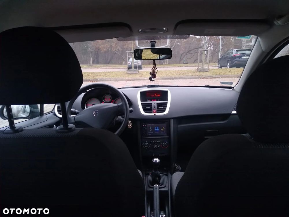 Peugeot 207 1.4 HDi Trendy Euro5 - 8