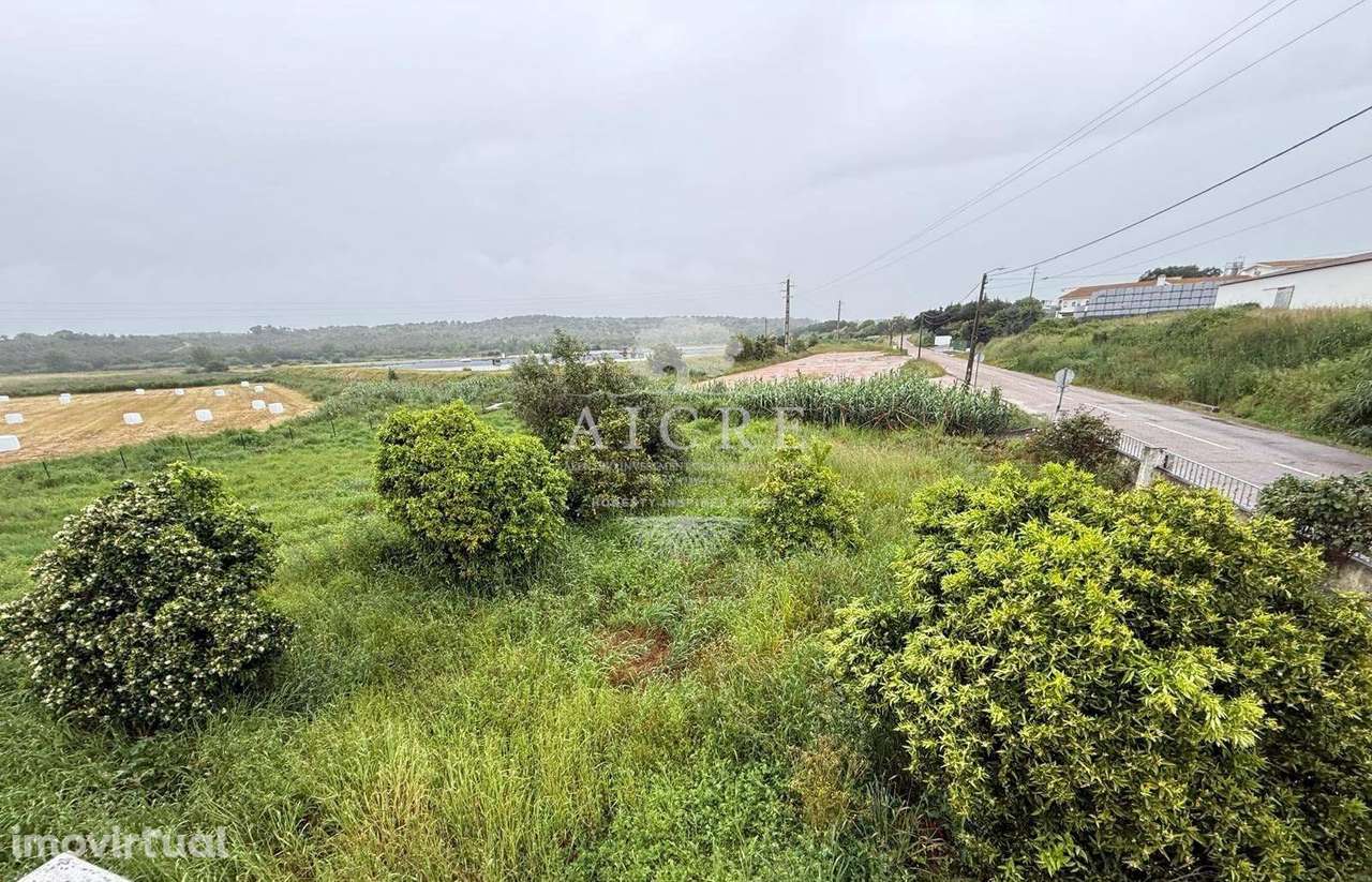 Moradia Térrea em Mora com Quintal, Garagem e Terraço – Para Recuperar - Grande imagem: 2/22