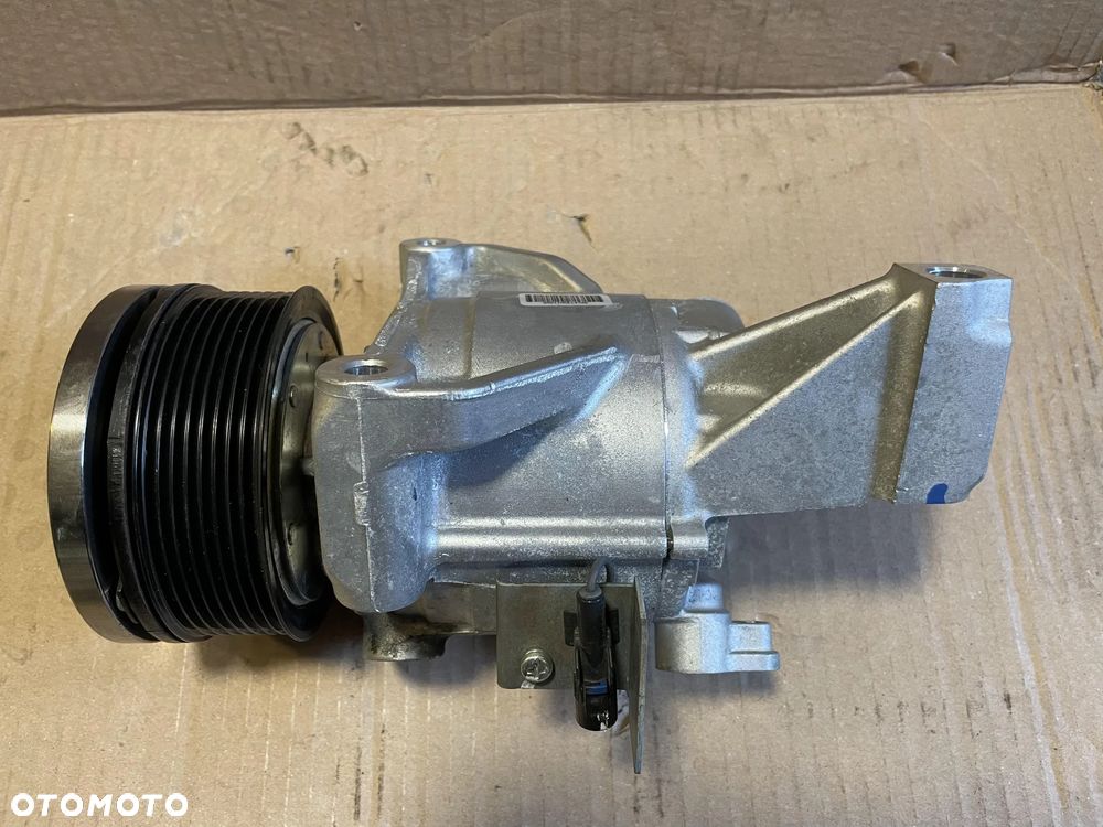 Sprężarka klimatyzacji Suzuki SX4 S-Cross 1.4 TB Hyb 2022 OE - 2