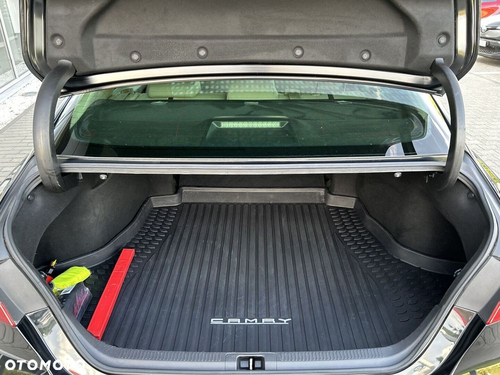 Toyota Camry 2.5 Hybrid Comfort CVT - 26