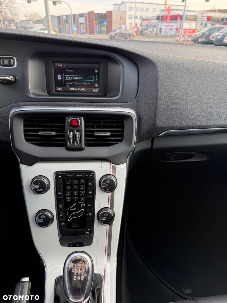 Volvo V40 T3 Summum - 9