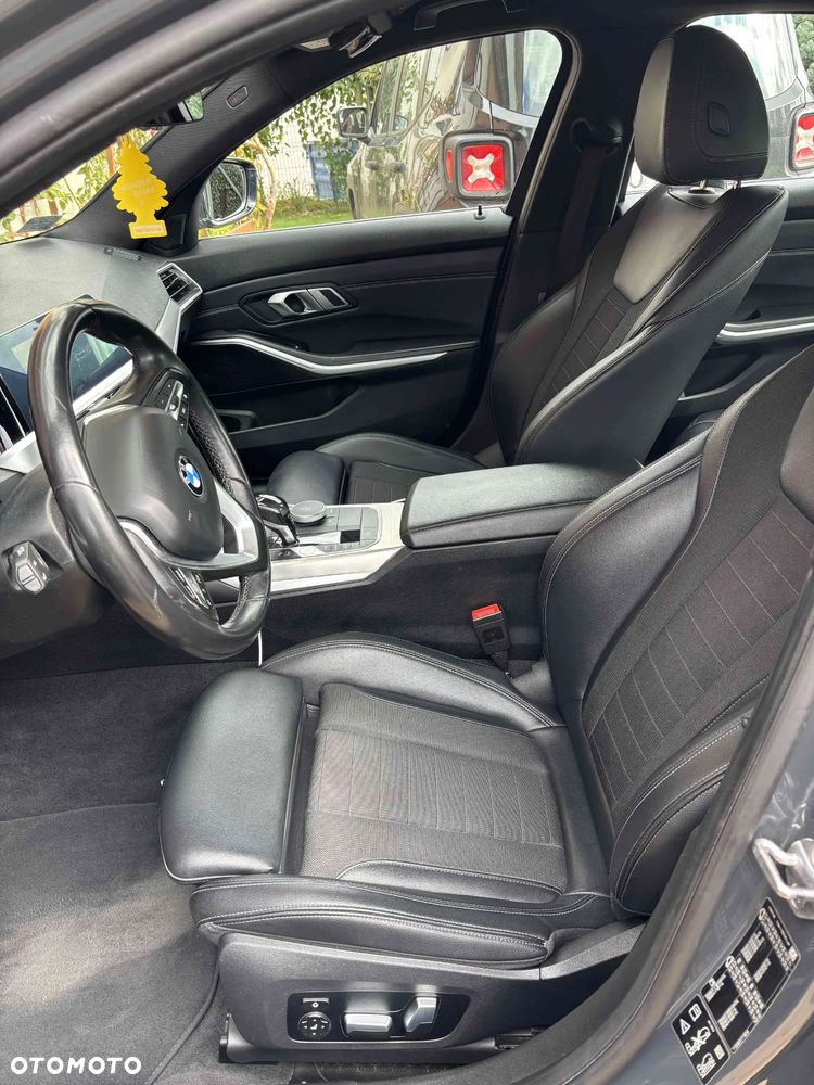BMW Seria 3 320d xDrive Sport Line - 23