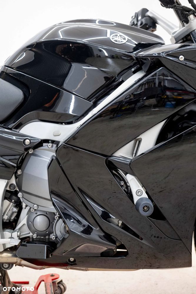 Yamaha FJR - 12