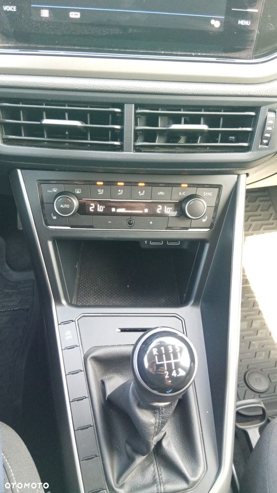 Volkswagen Polo 1.6 TDI SCR Highline - 22