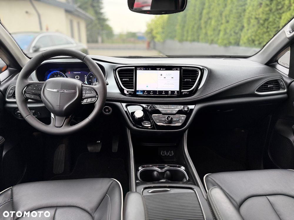 Chrysler Pacifica - 13