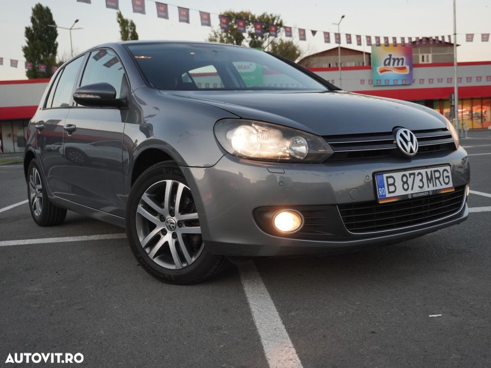 Volkswagen Golf - 1