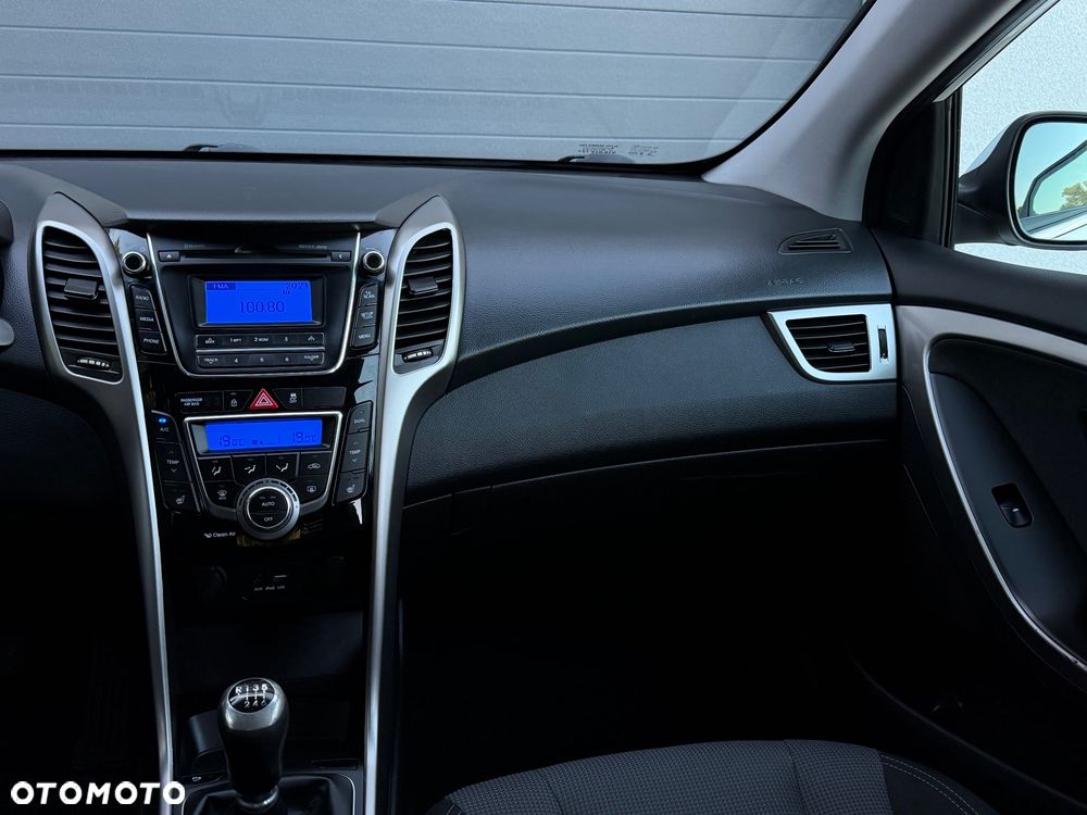 Hyundai i30 1.4 Premiere Comfort - 10
