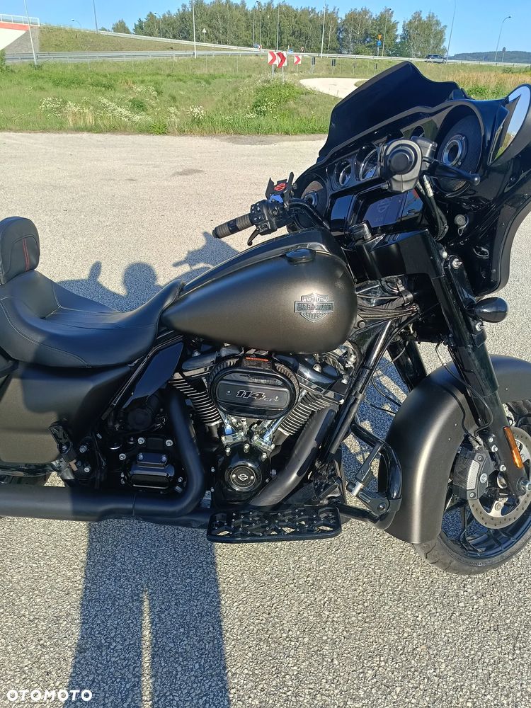Harley-Davidson Touring Street Glide - 2