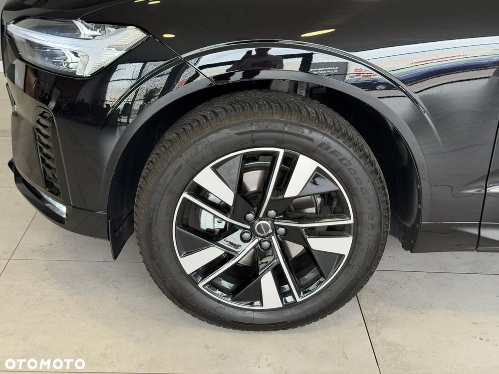 Volvo XC 60 B5 B AWD Plus Dark - 21