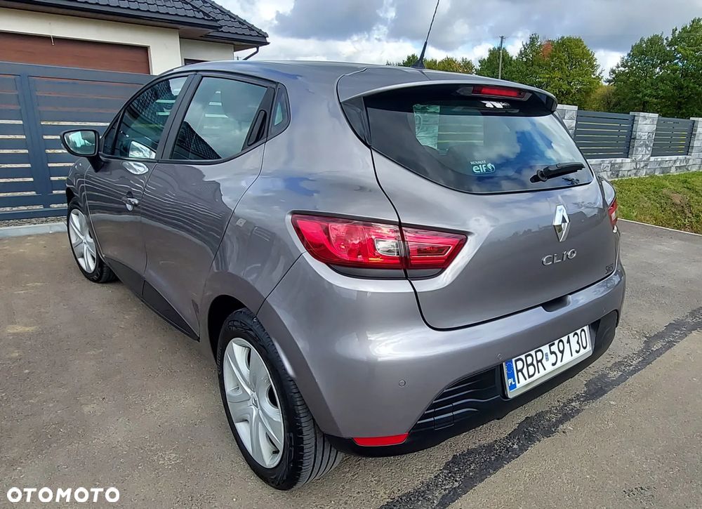 Renault Clio 1.2 16V 75 Experience - 19