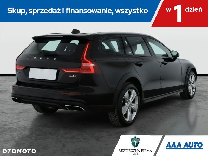 Volvo V60 Cross Country - 7