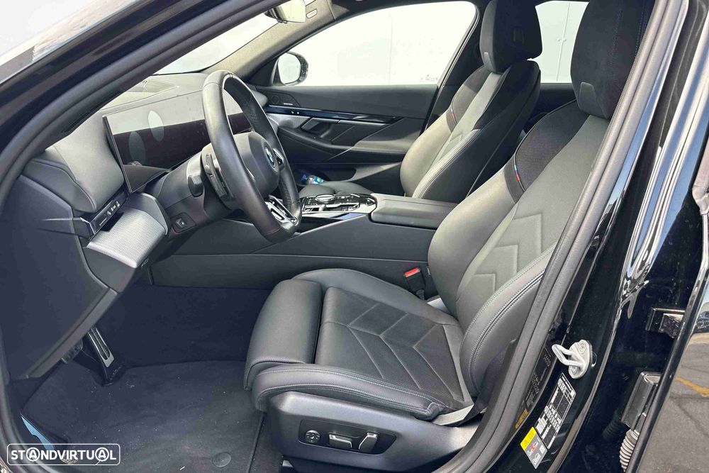 BMW i5 eDrive40 - 11