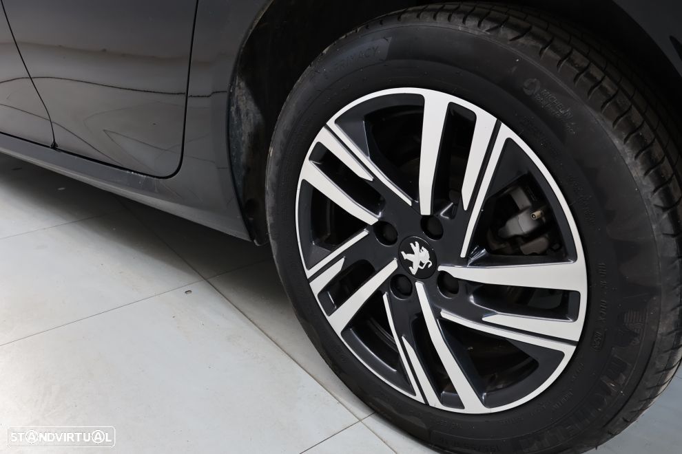Peugeot 208 1.2 PureTech Allure - 13