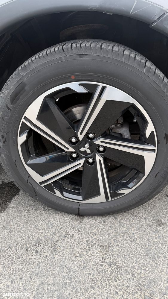 Mitsubishi Outlander 2.2L DI-D 6AT 4WD Intense+ A04 - 22