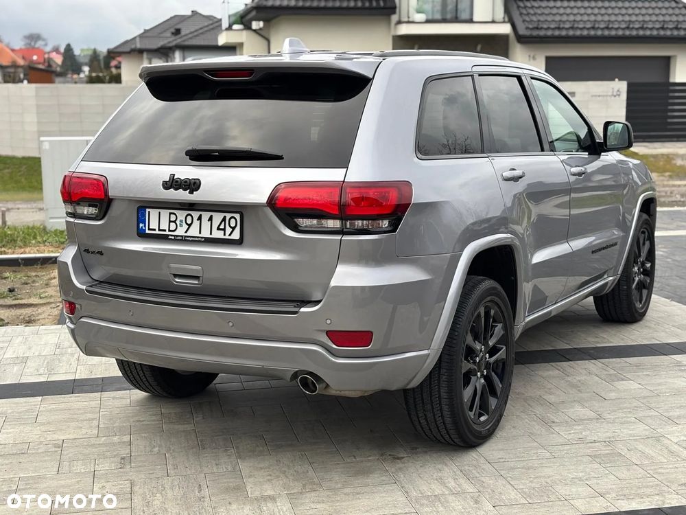 Jeep Grand Cherokee - 13