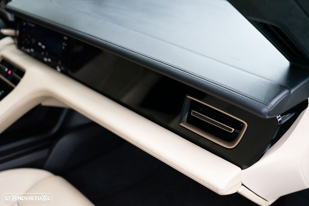 Porsche Taycan Turbo - 50