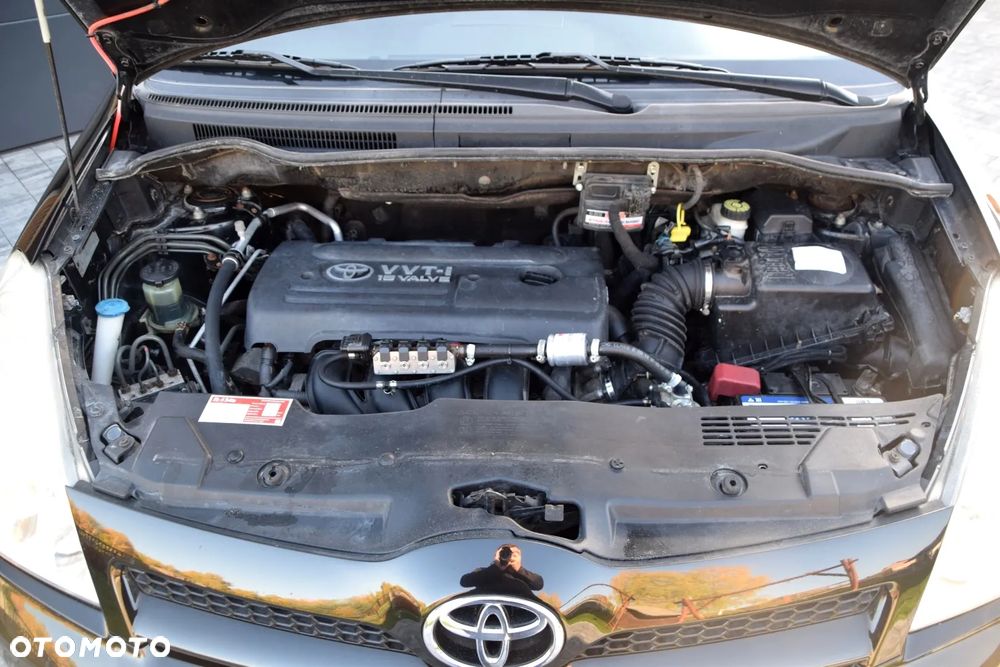Toyota Corolla Verso 1.8 Sol 7os - 19