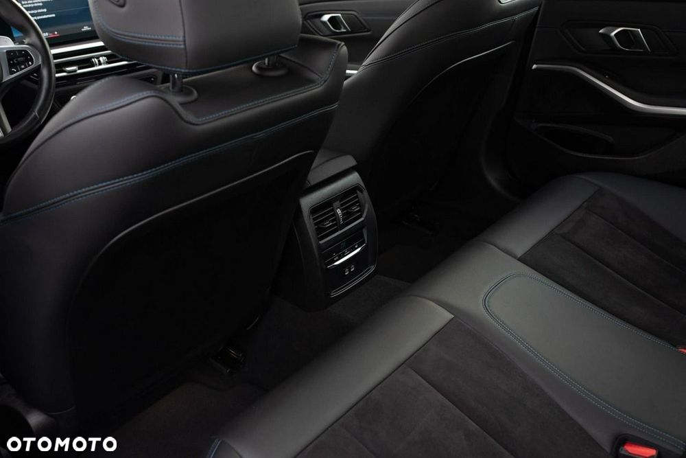 BMW Seria 3 318i M Sport - 23