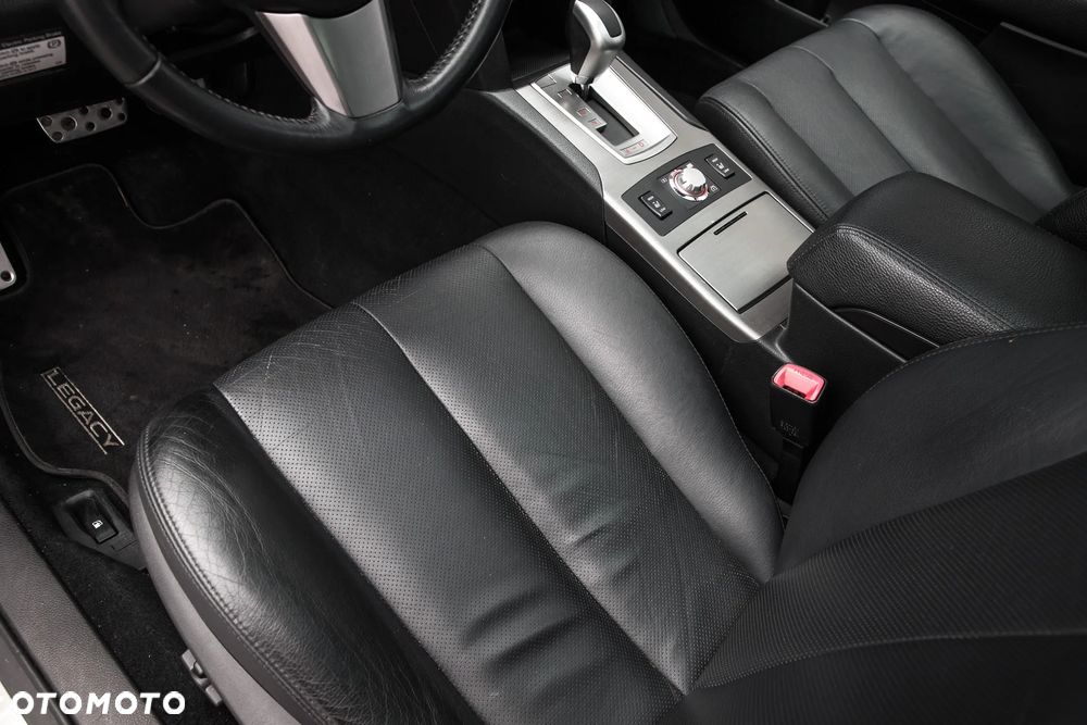 Subaru Legacy 2.5i GT - 16