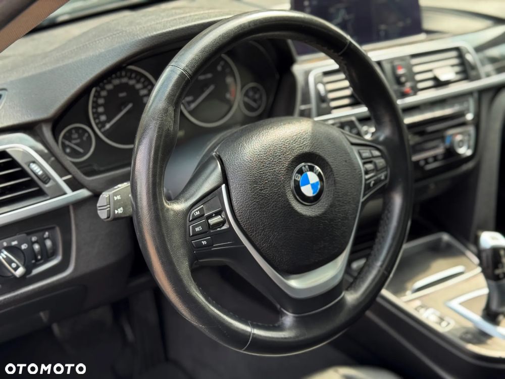 BMW Seria 3 320d xDrive Edition Luxury Line Purity - 28