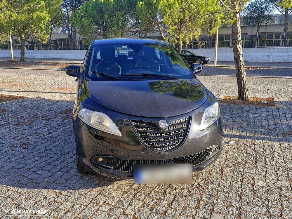 Lancia Ypsilon