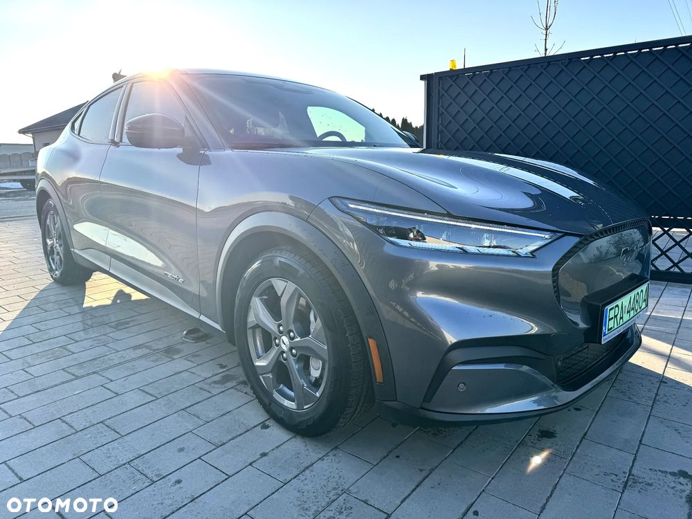 Ford Mustang Mach-E - 4