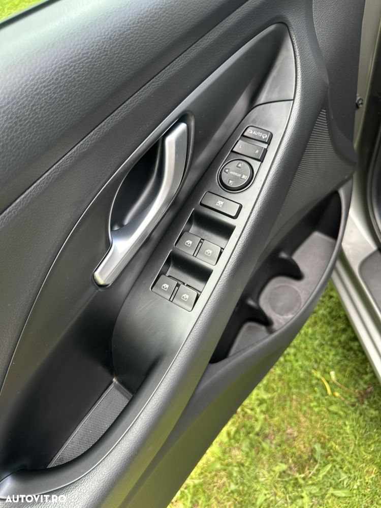 Hyundai i30 1.5 T-GDI MHEV 160CP 7DCT Highway - 14