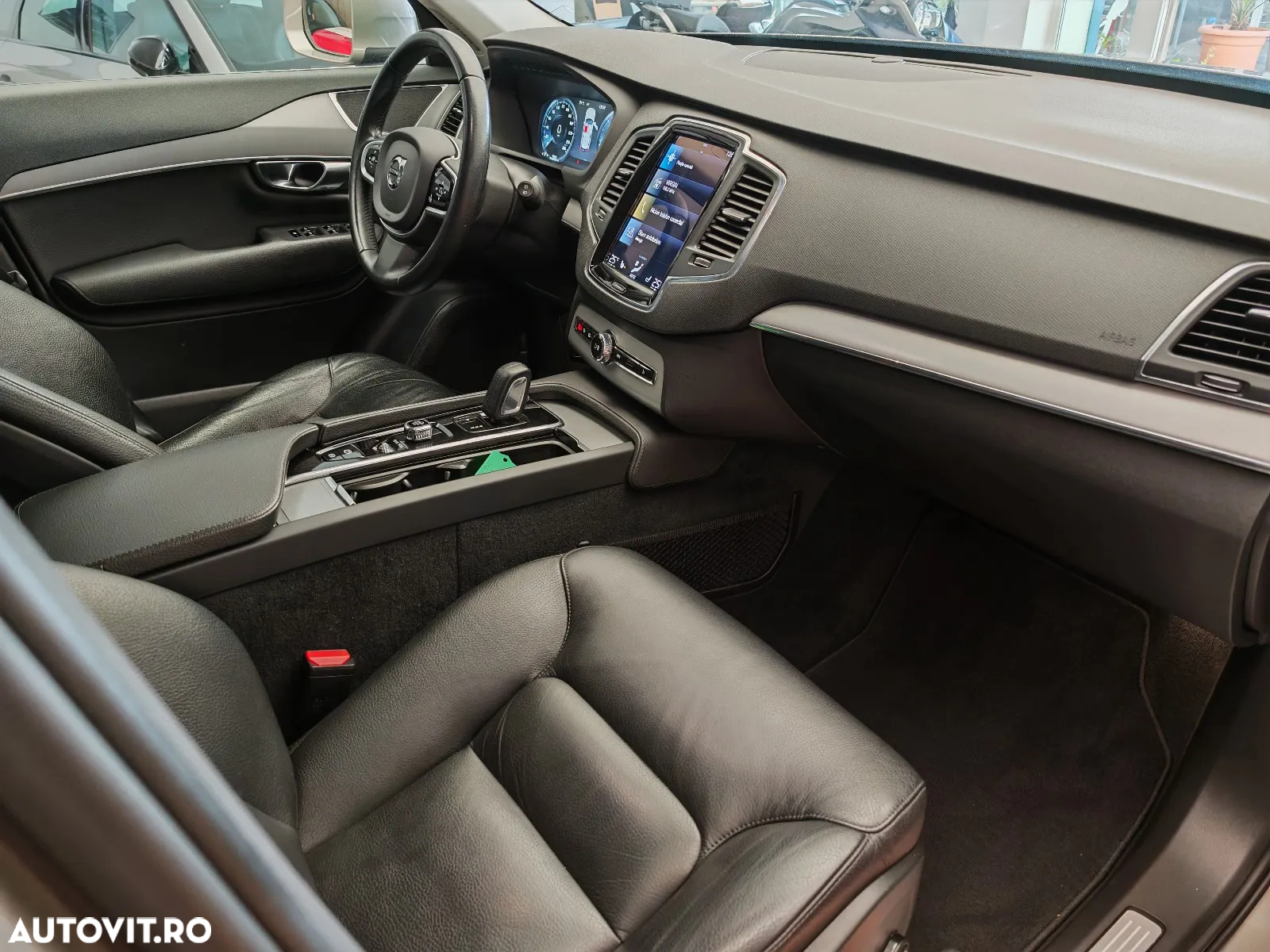 Volvo XC 90 B5 MHEV AWD 5 locuri Momentum Pro - 32