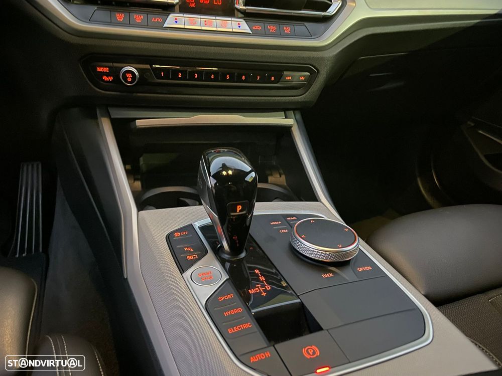 BMW 320 e Touring Line Sport Auto - 28