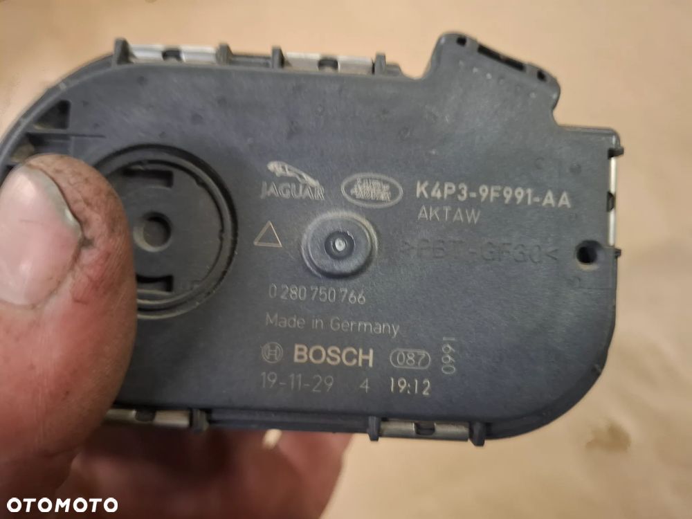 Land Rover Defender 3,0 PRZEPUSTNICA K4P3-9F991-AA - 3