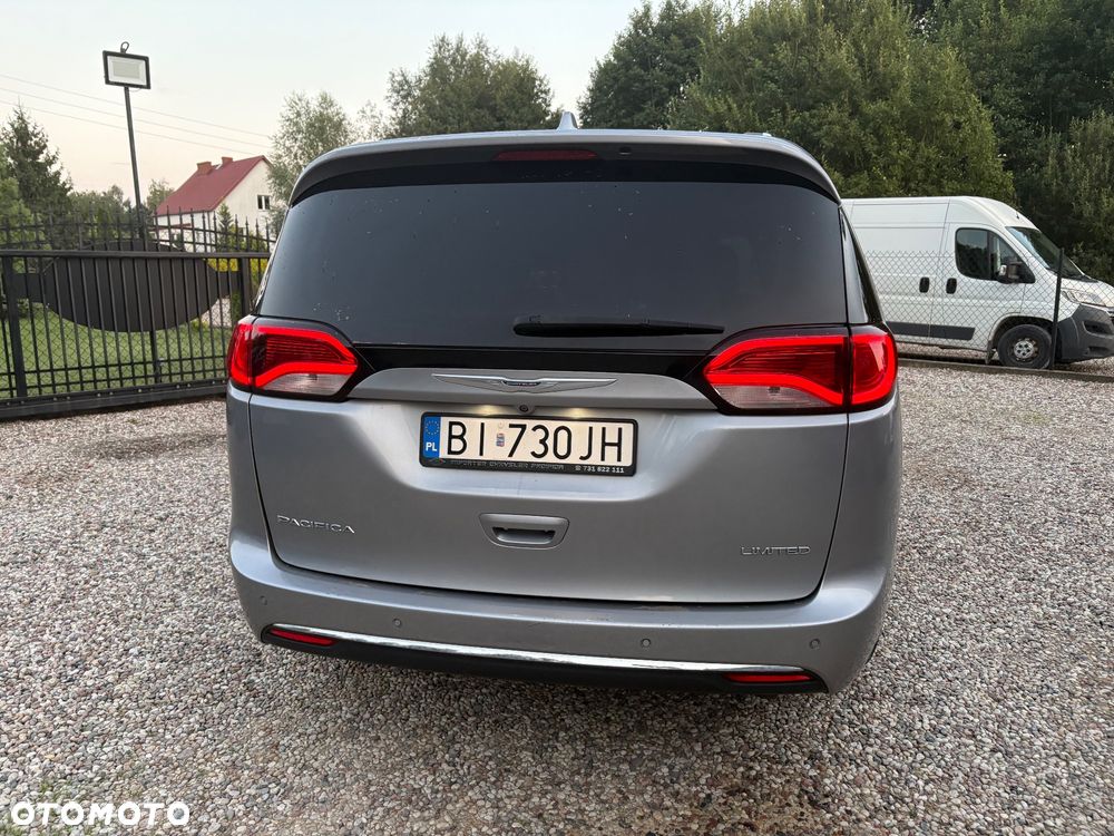 Chrysler Pacifica - 5