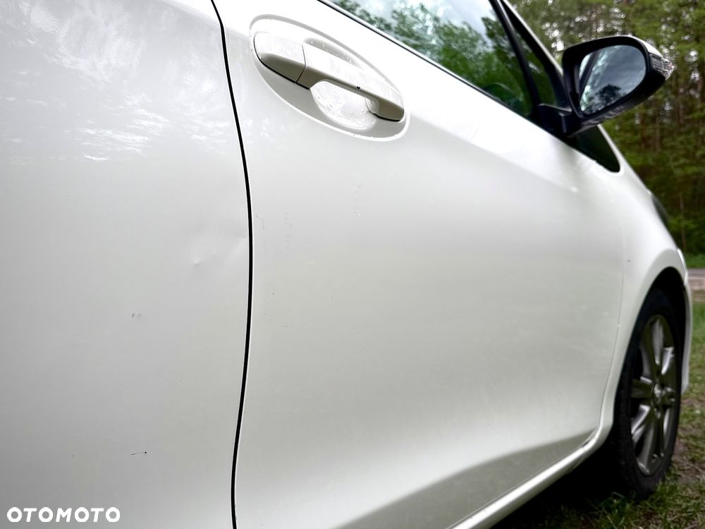 Toyota Yaris - 12