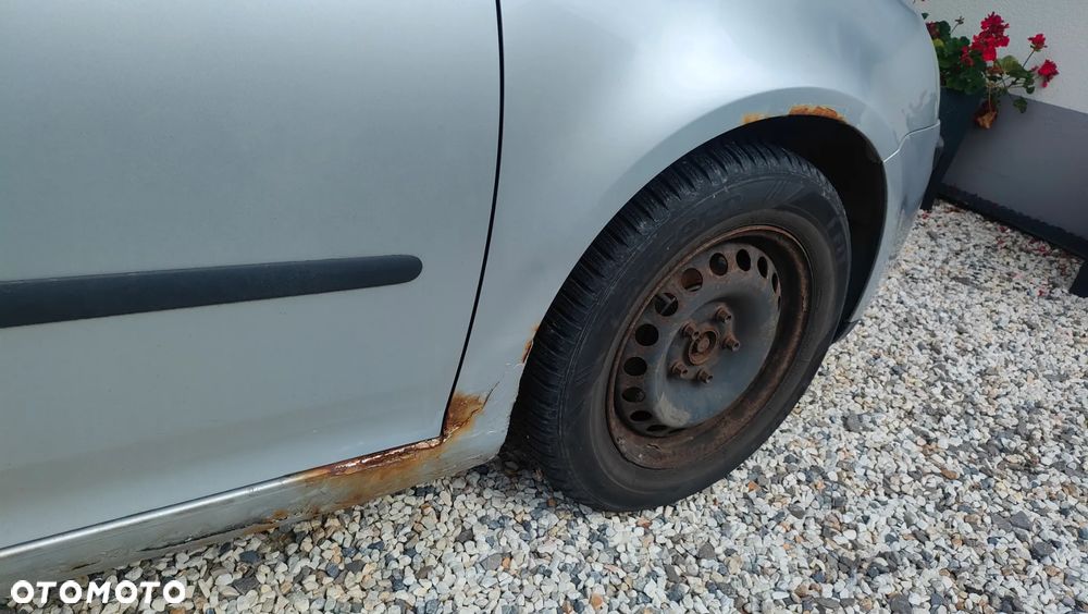 Volkswagen Golf 1.6 Comfortline - 4