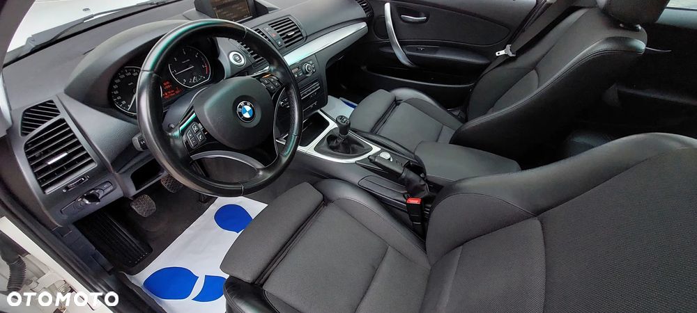 BMW Seria 1 120d - 19