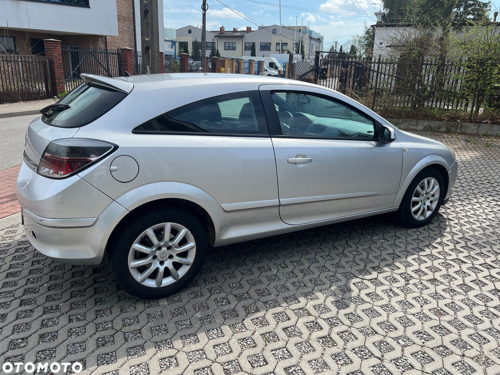 Opel Astra GTC 1.7 CDTI Sport - 16
