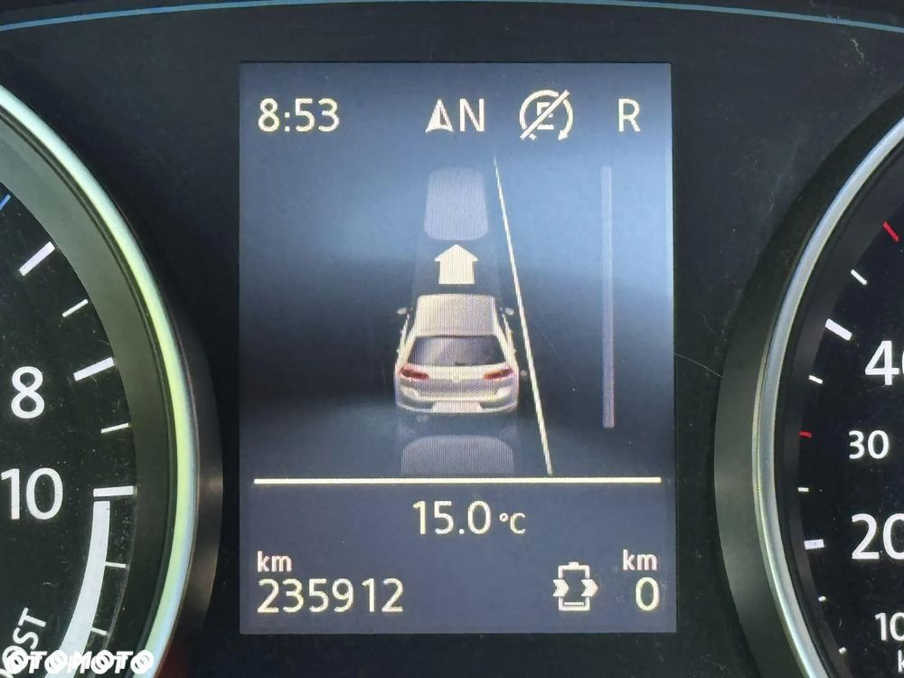 Volkswagen Golf - 23
