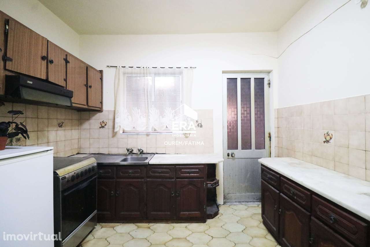 Moradia T4 implantada num terreno com 310 m2 em Rio de Couros - Grande imagem: 5/24