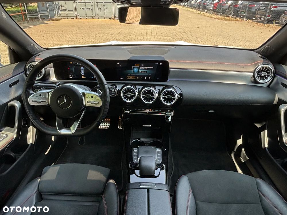 Mercedes-Benz CLA 200 AMG Line 7G-DCT - 7